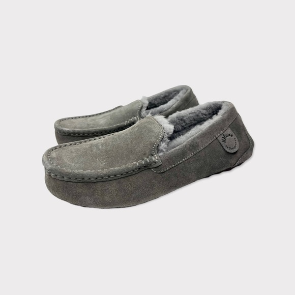 *SOLD* Dearfoams Women’s Dluxe Fernie Genuine Shearling Moccasin Slippers Gray 9 - Picture 3 of 7